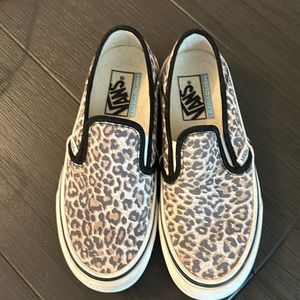 Vans slip on